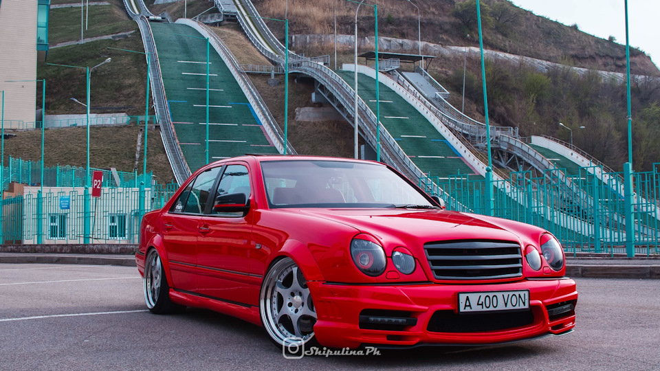 Mercedes-Benz E-class (W210) 3.2 бензиновый 2000 AMG Black Series On air на DRIV