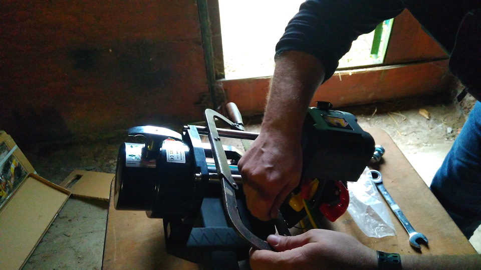 Быстросъемная лебедка для нивы шевроле. d4fa125s 960. Быстросъемная лебедка для нивы шевроле фото. Быстросъемная лебедка для нивы шевроле-d4fa125s 960. картинка Быстросъемная лебедка для нивы шевроле. картинка d4fa125s 960. "Точнее это все, что осталось от предыдущей версии, я придумал иной вариант…"И работа снова пошла практически с нуля;) Тут я правда с интересном следила, за постепенными преобразованиями))