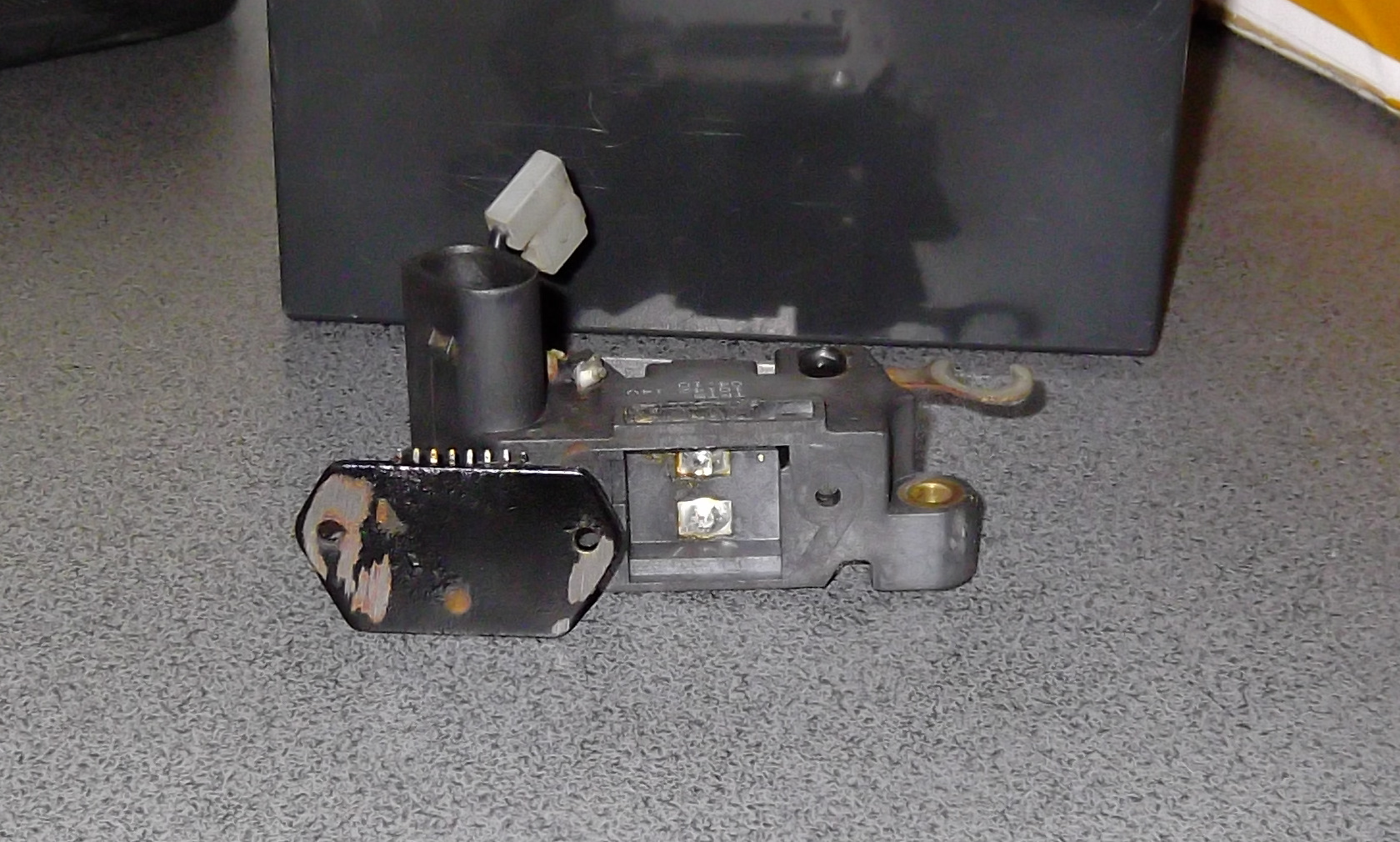 Щетки регулятора напряжения генератора Лада Калина — Lada Калина ...