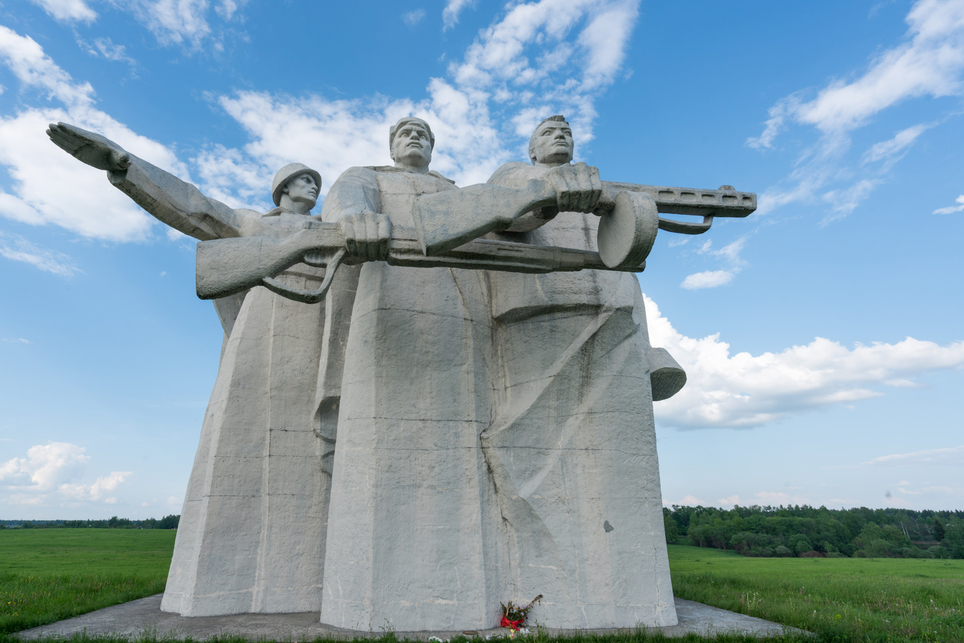 Мемориал в волоколамске фото