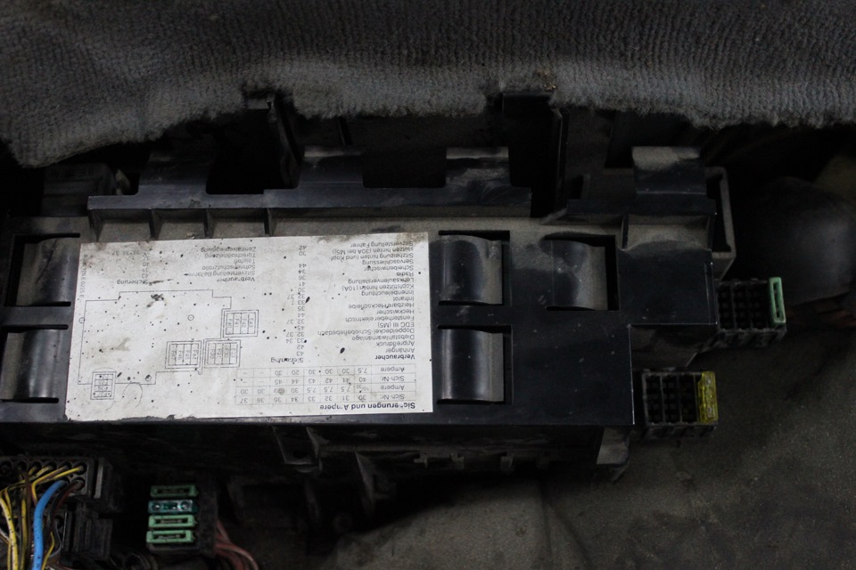 Блок центрального замка ваз 1118. Блок сигнализации geely mk cross. Блок штатного автозапуска toyota lc 150. Geely mk блок сигнализации. Блок цз нива шевроле.