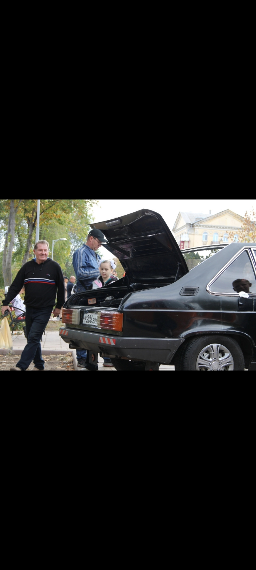 Выставка ретро автомобилей в Самаре 30.09.2023 г. Закрытие сезона. — Tatra  613, 3,5 л, 1992 года | встреча | DRIVE2