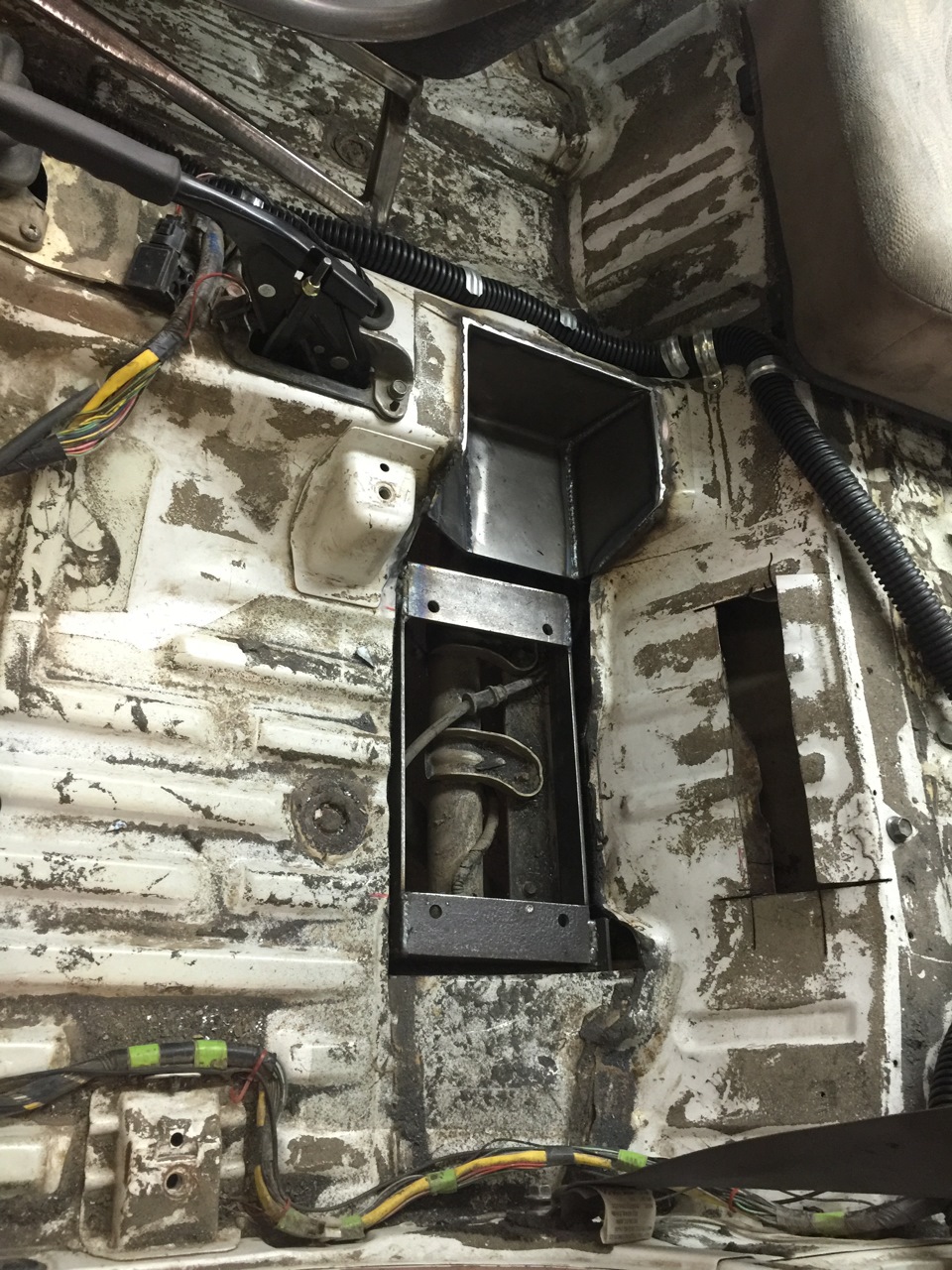 Сама площадка за штурманским местом — Suzuki Jimny (1G)