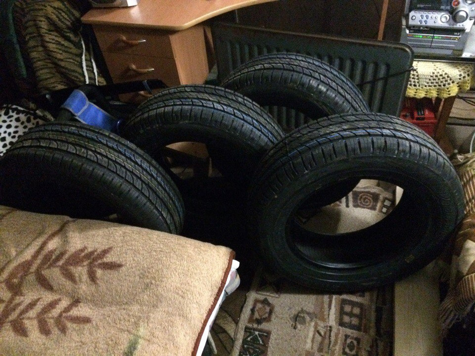 Резина Viatti Bosco 215/65 R16 H 98. — Lada 4x4 3D, 1,7 л, 2013 года ...