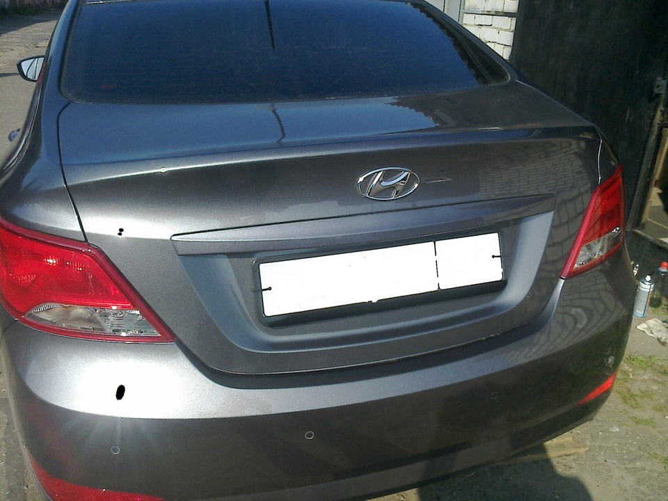 Удаление шильдиков — Hyundai Solaris (1G), 1,6 л, 2014 года | другое ...
