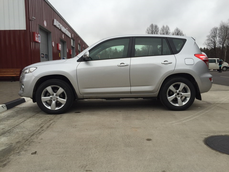 Диски toyota rav 4. Toyota rav4 r18.