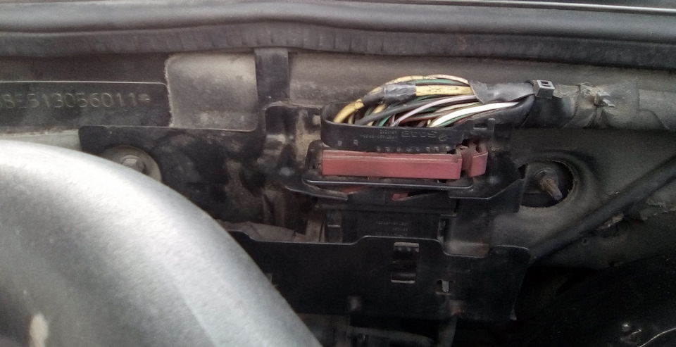 Вот че там эта изолента делает? — Saab 9-5 (1G)