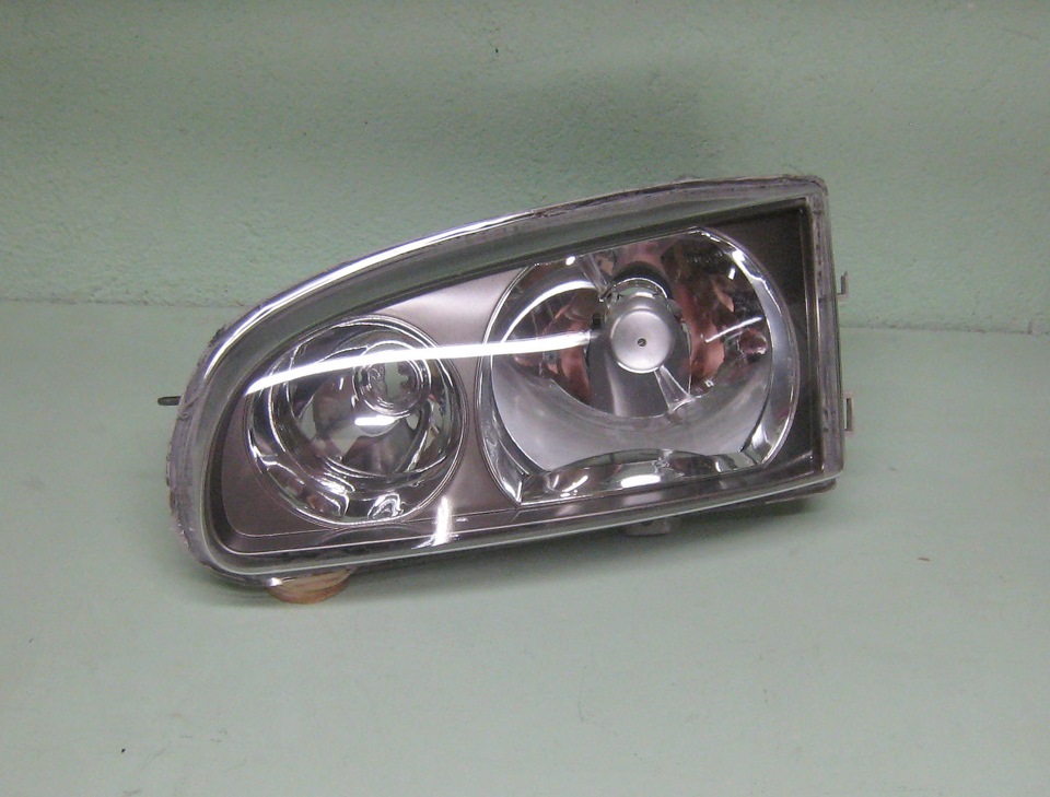 Прозрачные стекла фар из поликарбоната на Митсубиси Делику — www ...