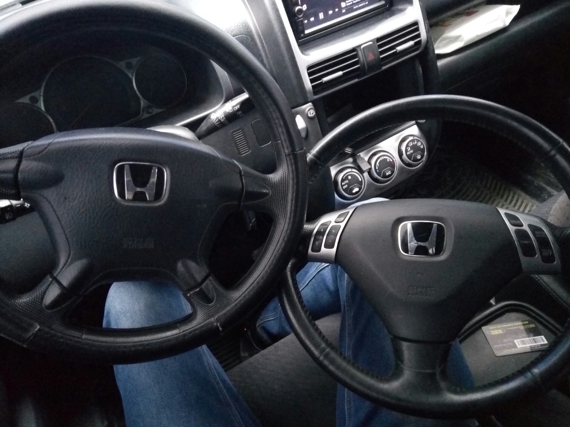 Honda crv руль. Руль Honda CRV 2. Руль Honda CR-V 2. Руль Honda CR V 5. Honda rd5 салон.