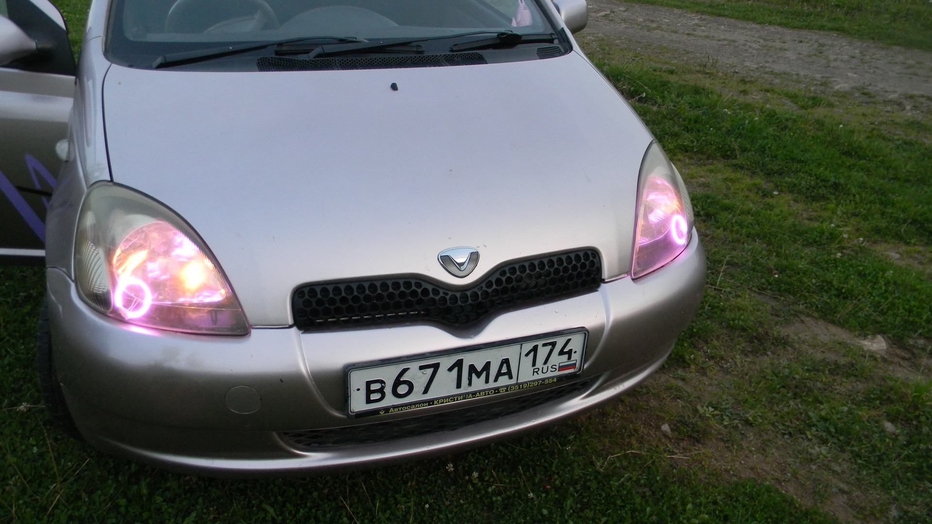 Toyota Vitz (10) 1.0 бензиновый 2000 | ПяТаЧуЛьКа на DRIVE2