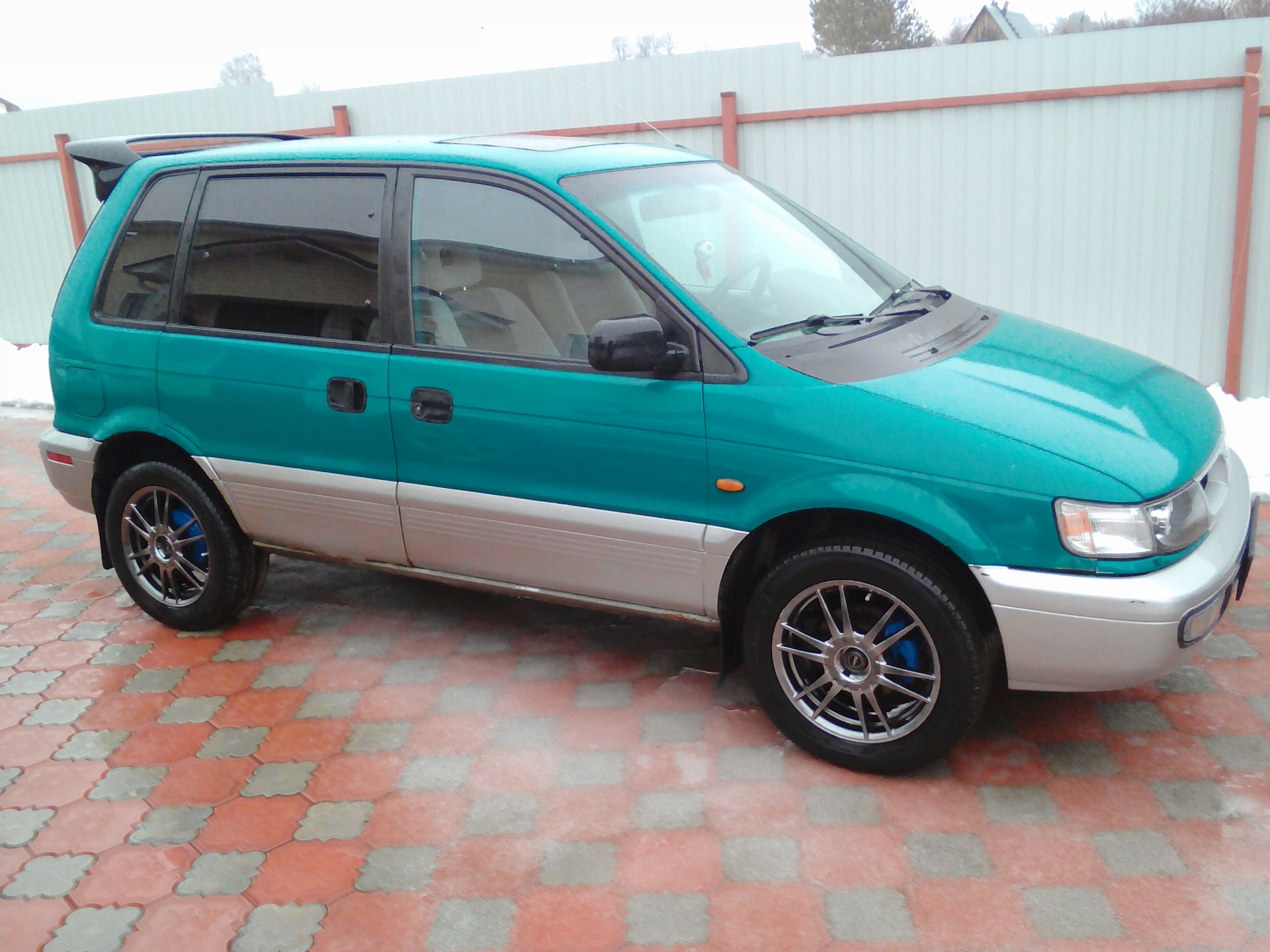 митсубиси спейс раннер. шины митсубиси спейс раннер. митсубиси спейс раннер 2. митсубиси спейс раннер 1996. Mitsubishi space runner, 1993.