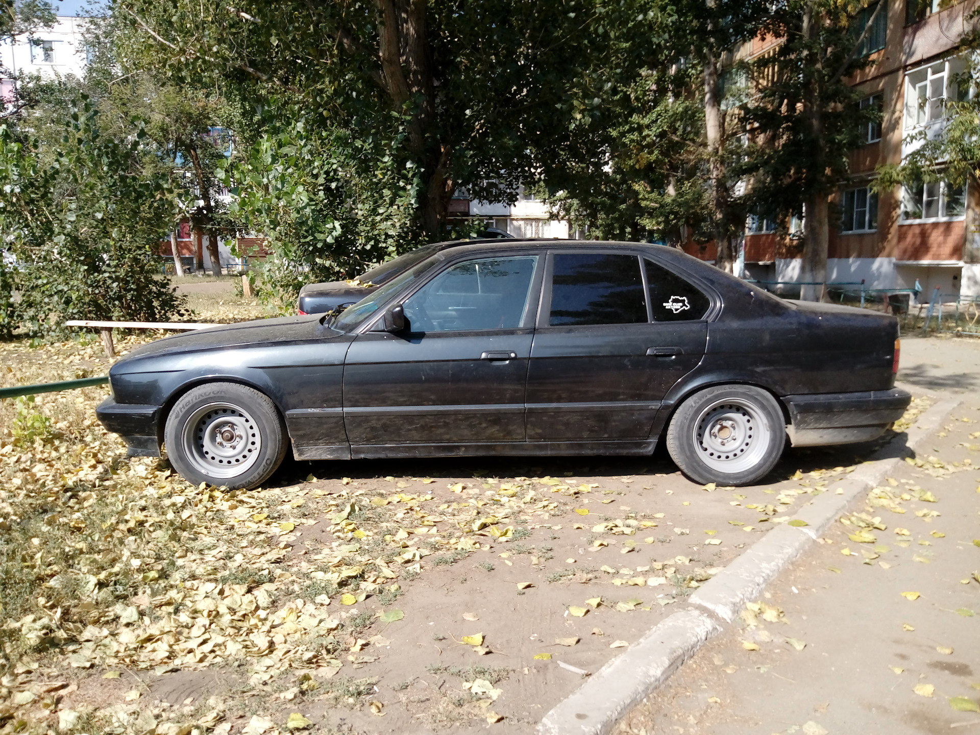 Родные 34. BMW e34 разварки. БМВ е34 на штампах. BMW e34 на штампах. Разварки на БМВ е34.