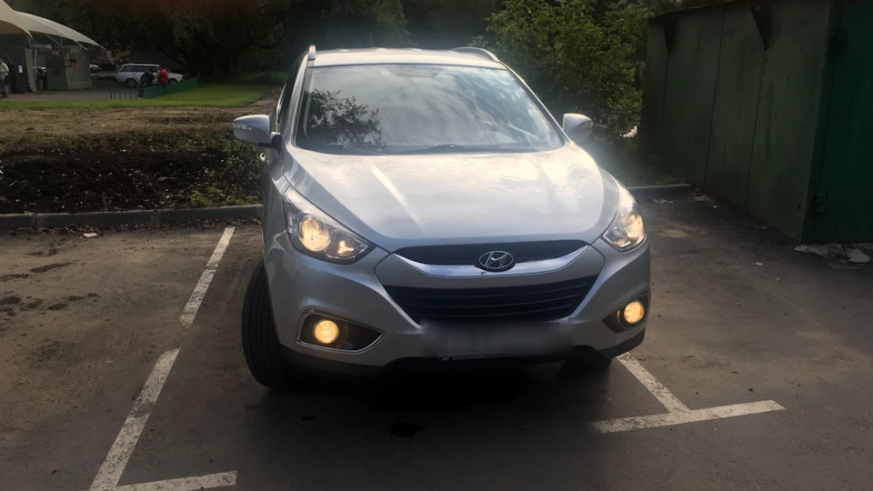 Замена камеры заднего вида — Hyundai ix35, 2 л, 2012 года | поломка ...