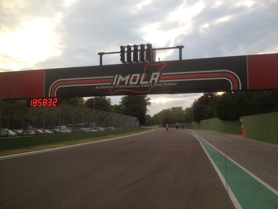 Trackwalk по Автодрому им. Енцо и Дино Феррари в Имоле. Часть 1 ...