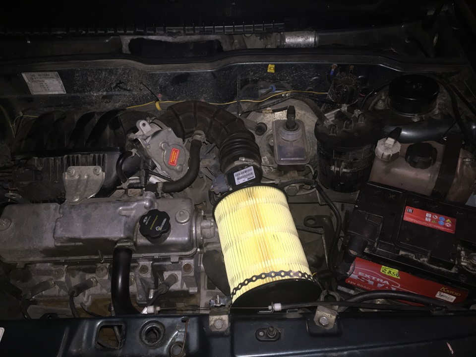 Замена воздушного фильтра на Fokus 2 — Lada 2114, 1,6 л, 2012 года ...