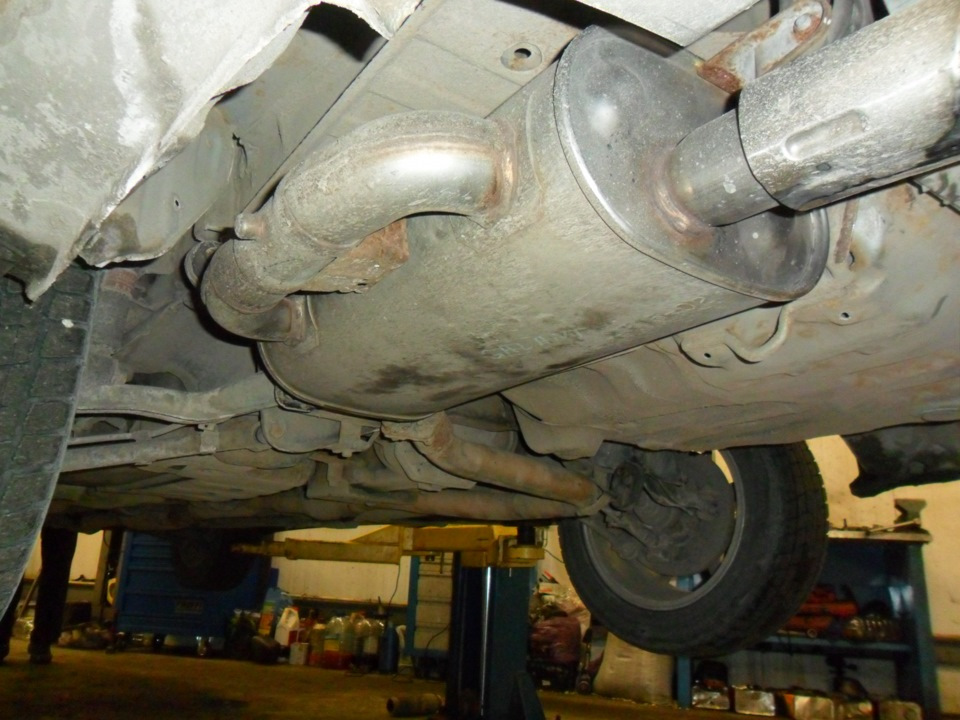 Выхлопная труба галант. Глушитель Mitsubishi Legnum 1997. Выхлопная труба Галант 8 американец 2.4 АКПП. Выхлоп Galant 8. Катализатор Митсубиси Галант 8.