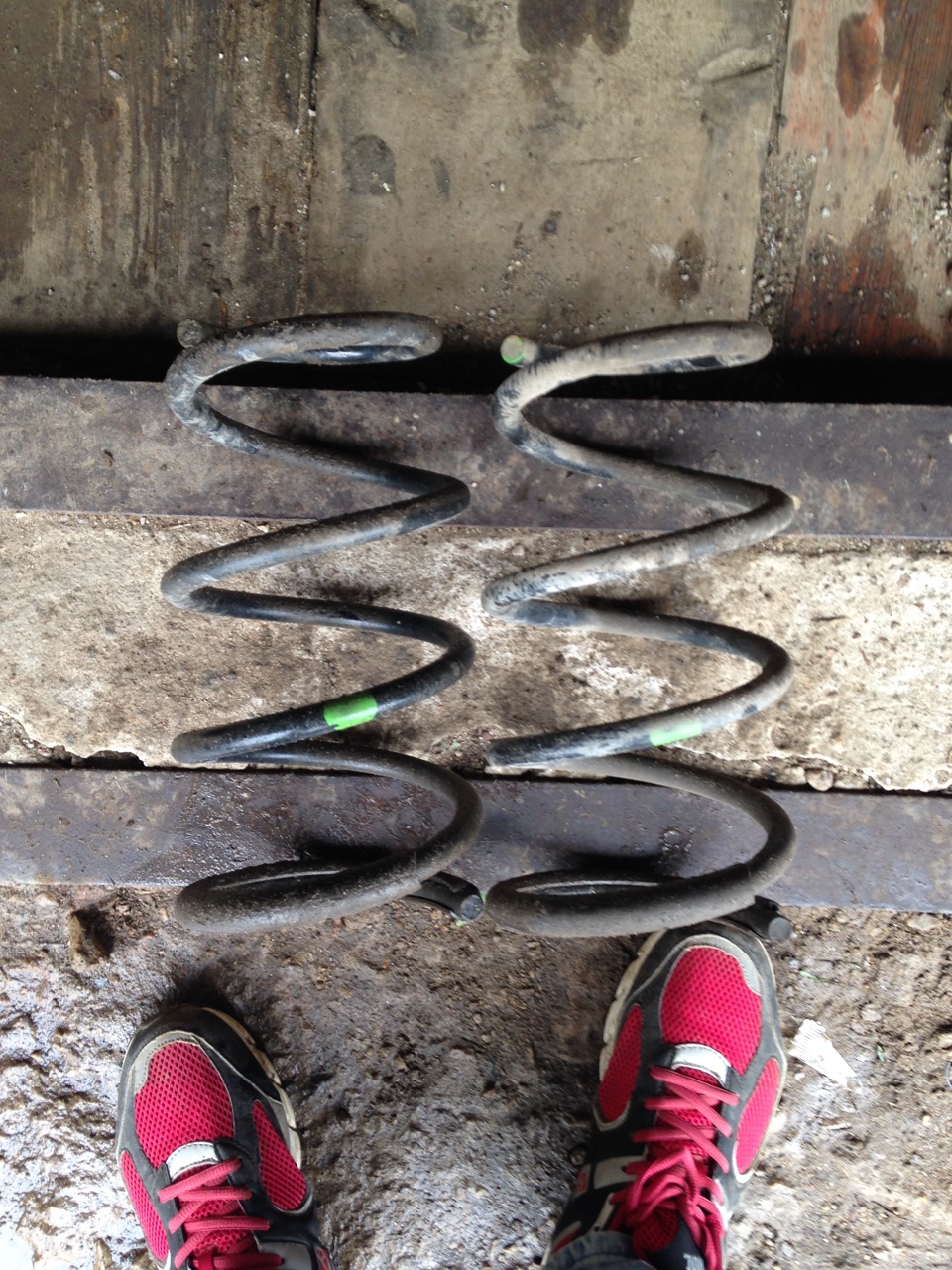 Добрался до замены пружин и амортизаторов — Renault Logan (1G), 1,6 л ...