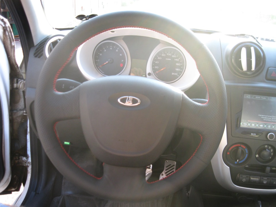 Кожаная накладка на руль — Lada Гранта, 1,6 л, 2012 года | аксессуары ...