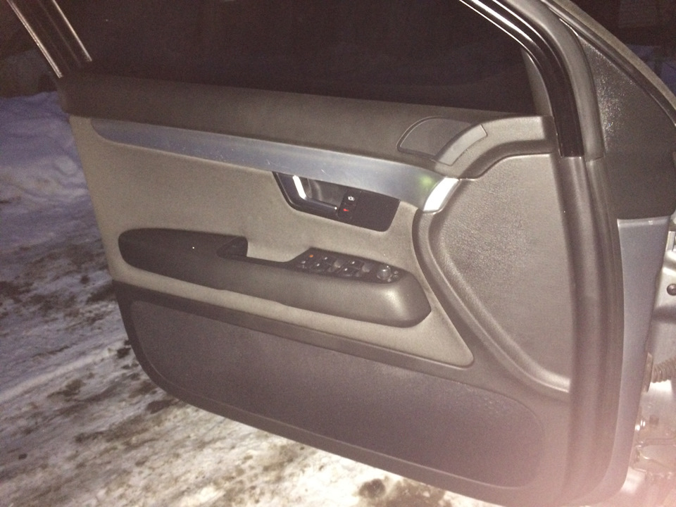 Засвечено сильно. Но идея понятна) вживую смотрится бомбово! Далее шумка дверей, покупка и установка мидов, протяжка акустической проводки( будет 3 протяжки в дверь 2х2,5. Всем громкой и качественной музыки) — Audi A4 (B7)