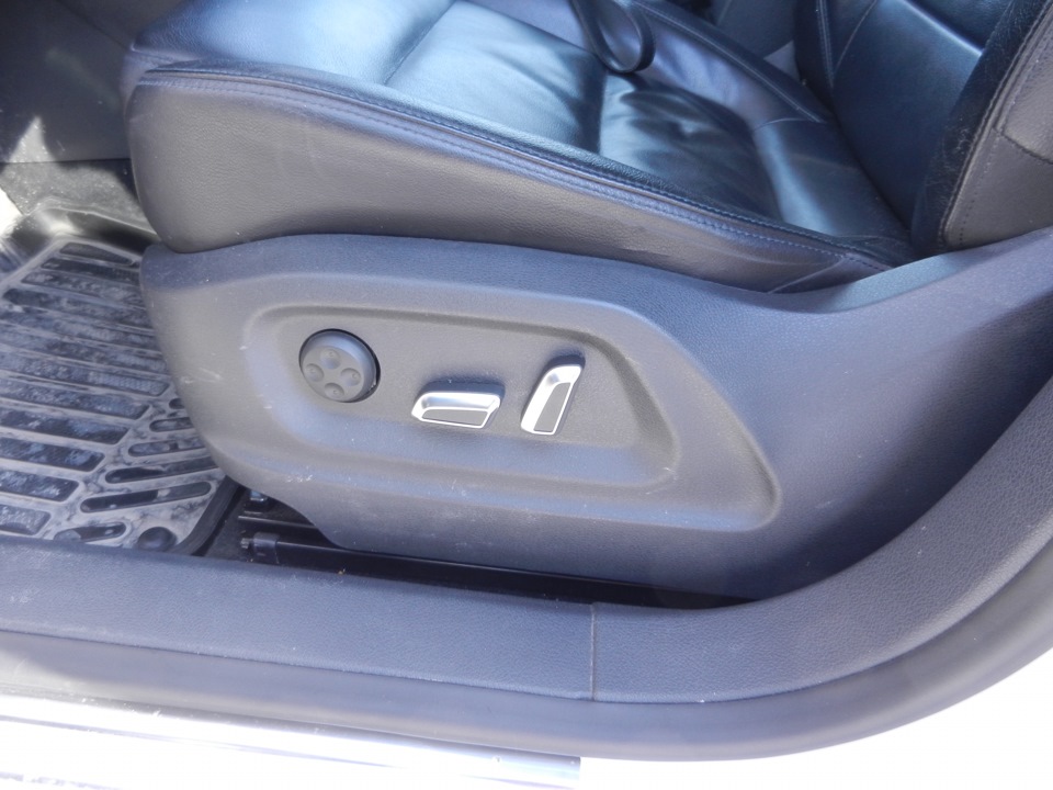 Кнопки регулировки сиденья — Volkswagen Tiguan (1G), 2 л, 2011 года ...