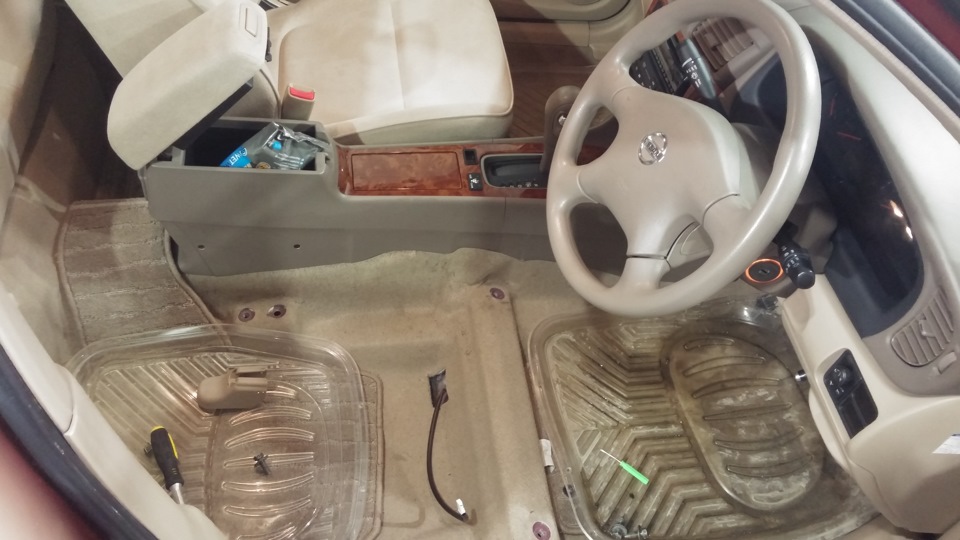 Как снять замок с блюберд силфи Устранение скрипов салона ч.1 - Nissan Bluebird Sylphy (G10), 1,8 л, 2003 года с