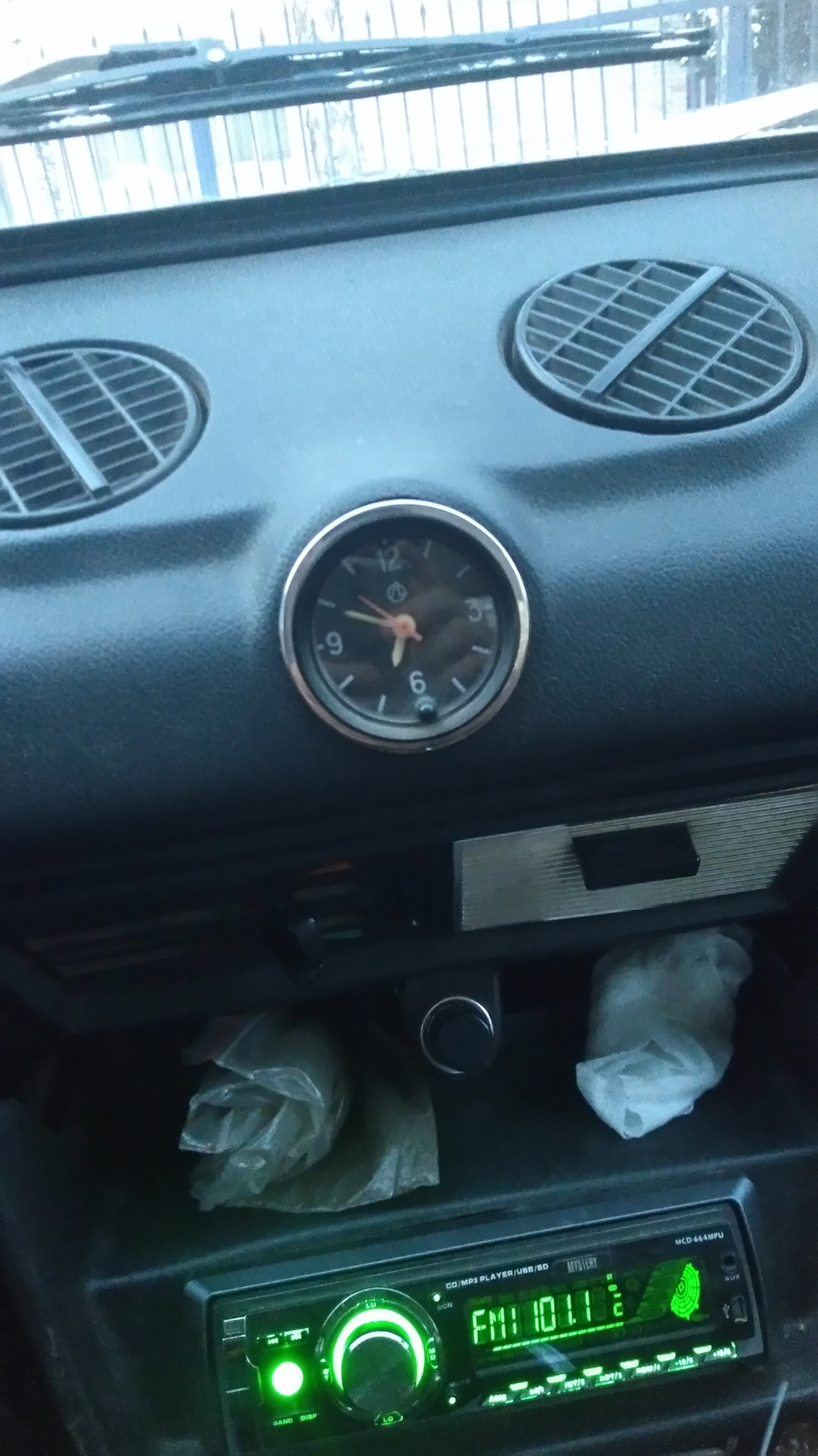 Суточные часы на ваз 2103 — Lada 21031, 1,5 л, 1975 года | своими ...