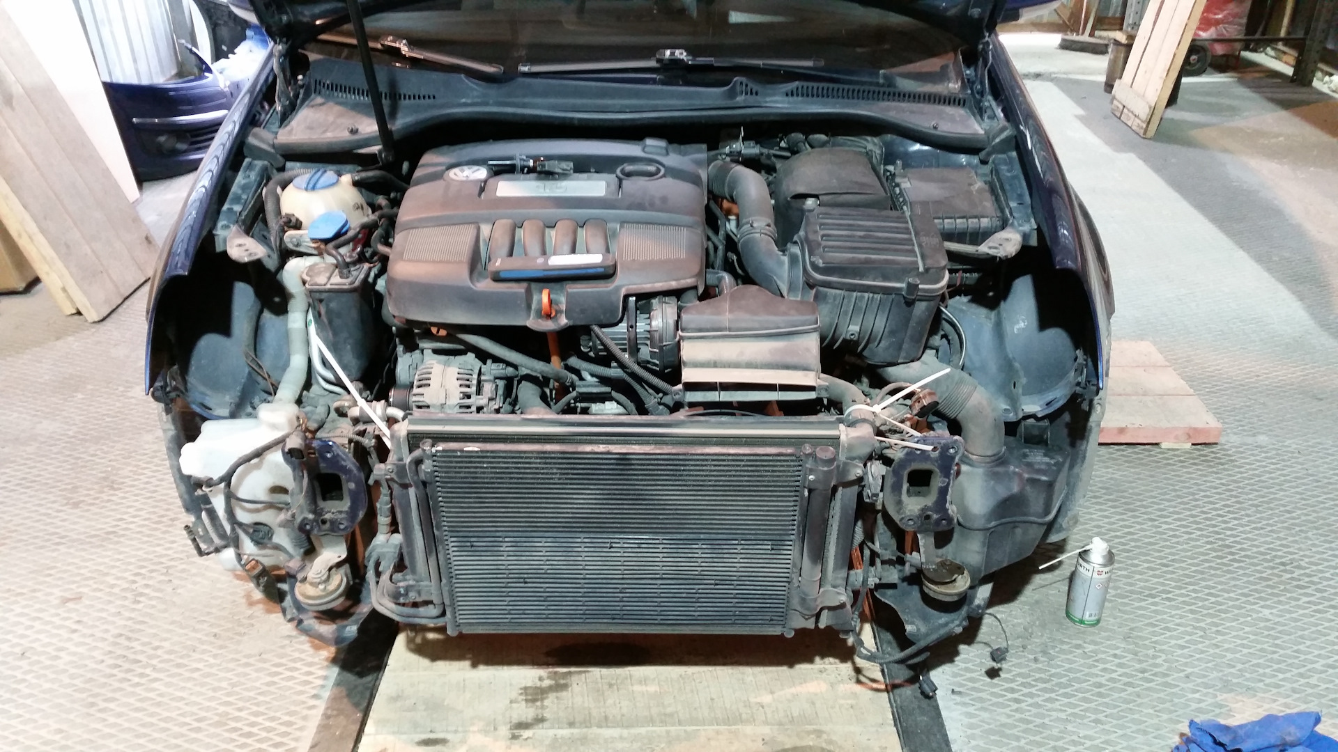 Как снять радиатор джетта Мойка радиаторов охлаждения двигателя - Volkswagen Jetta V, 1,6 л, 2010 года мой