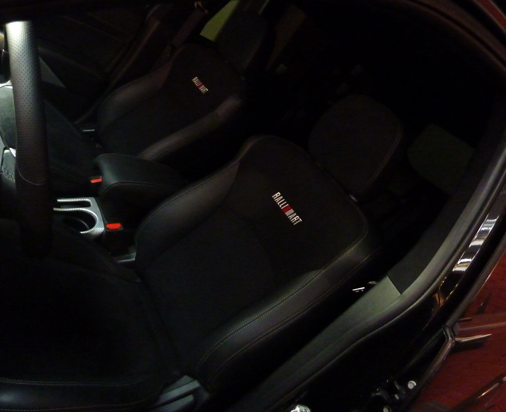 Салон.Foto. — Mitsubishi Outlander XL, 3 л, 2009 года | тюнинг | DRIVE2