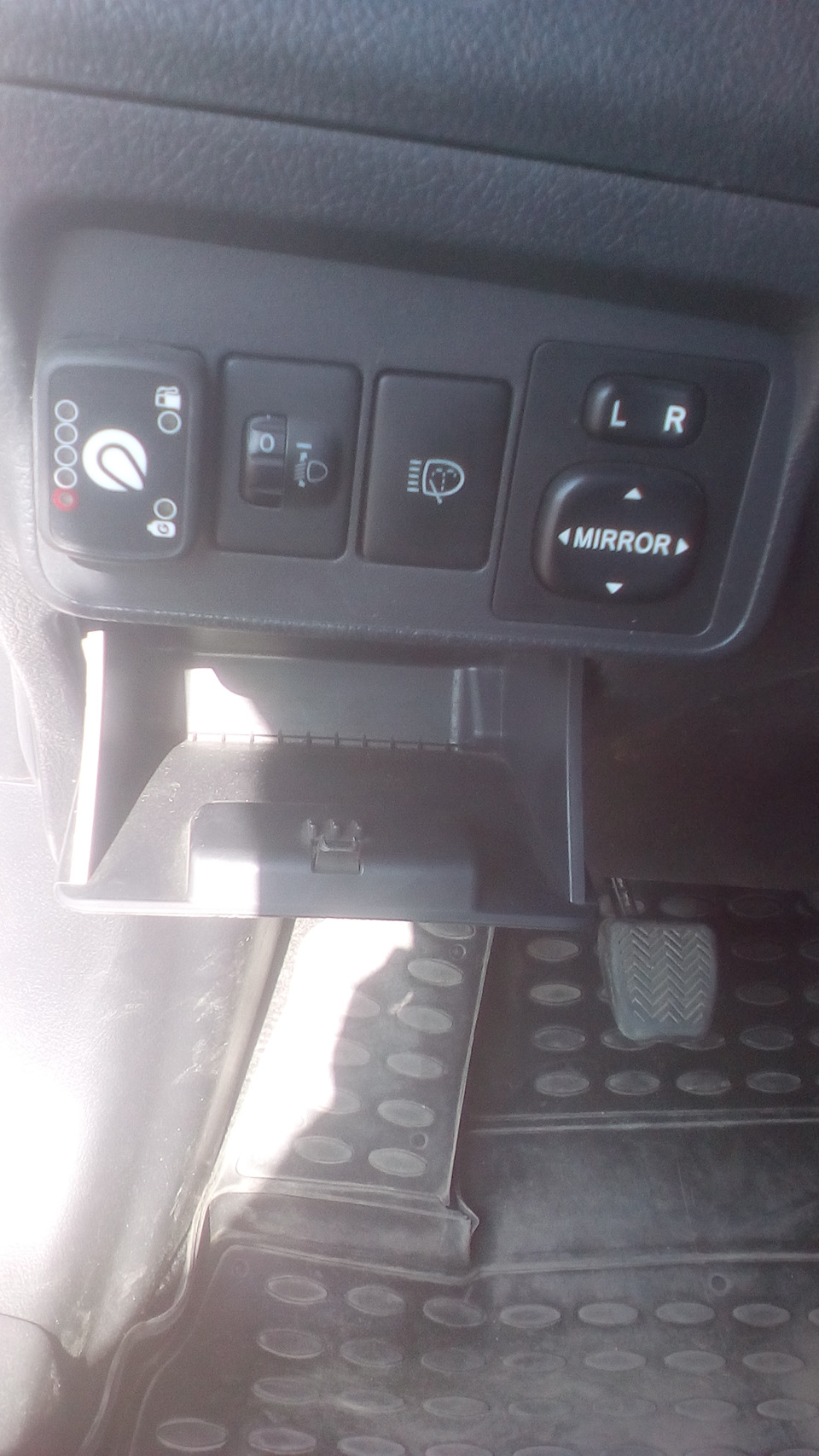 Кнопка ПТФ. — Toyota Corolla (140/150), 1,6 л, 2007 года | электроника ...