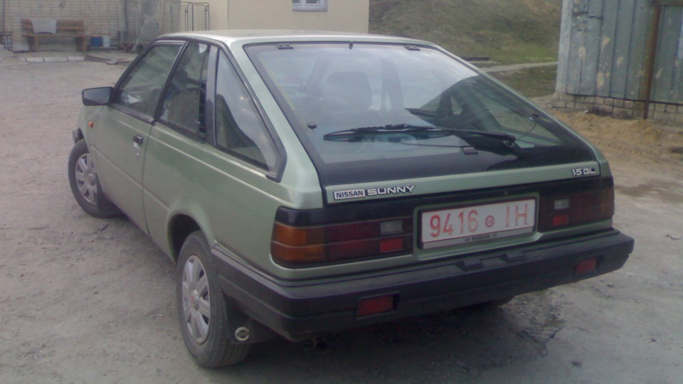 Nissan sunny b11 coupe