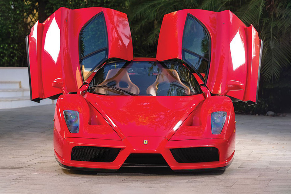 Ferrari Enzo спереди