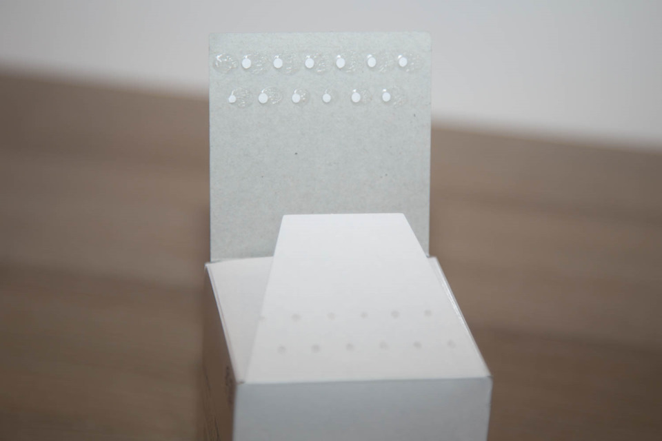 При вскрытии коробки видно, что аккуратно заклеено точечками — Subaru Forester (SJ)