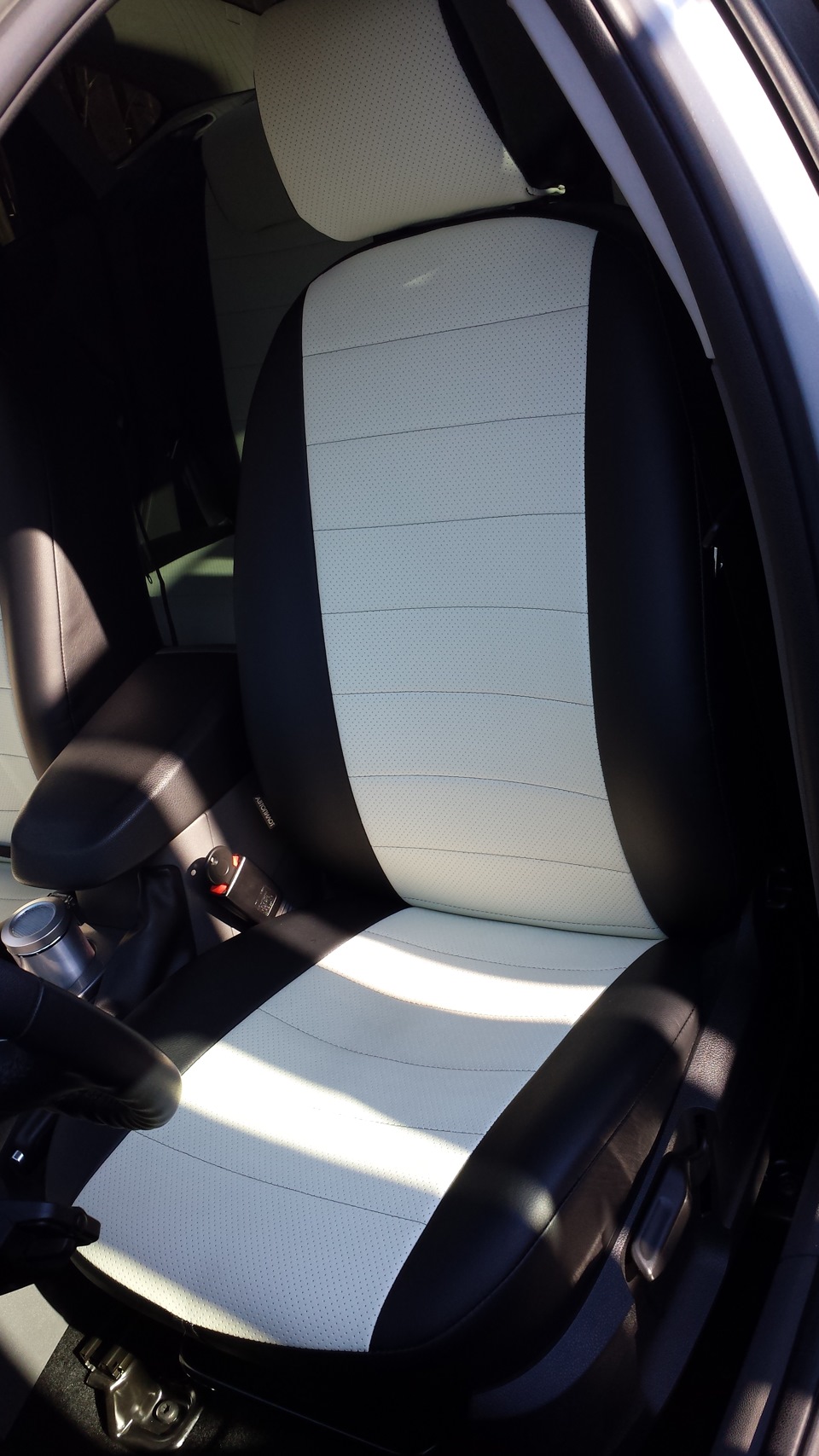 Чехлы черно-белые АВТОПИЛОТ — Ford Focus Sedan II, 2 л, 2011 года ...