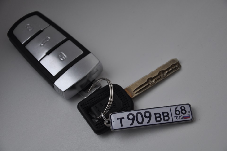 Ключ сс. Ключ Passat cc. Passat b6 брелок на ключи. Volkswagen Passat cc ключ. Фольксваген Пассат СС пульт ключ.