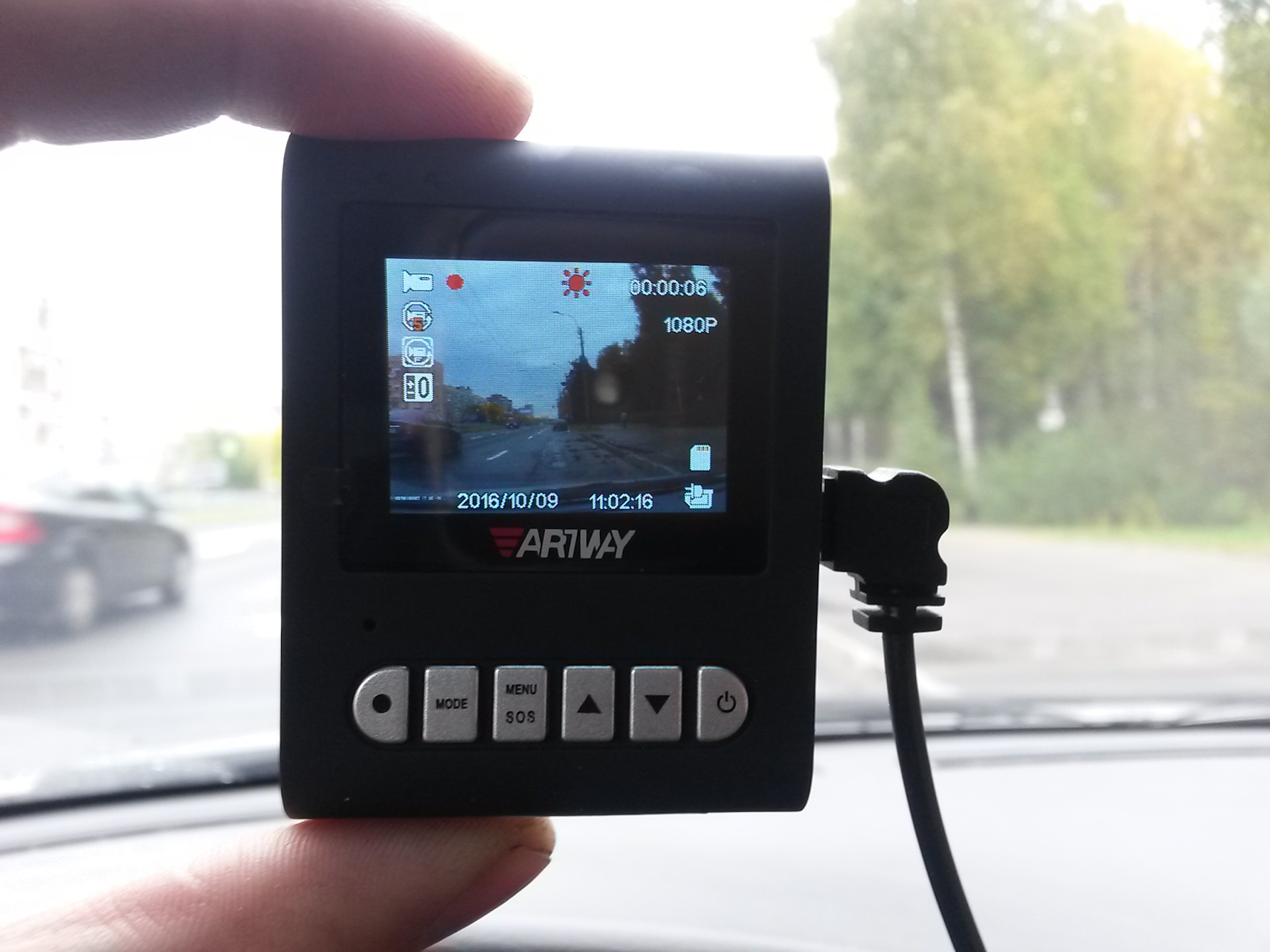 Внешний вид видеорегистратора Harper DVHR-223