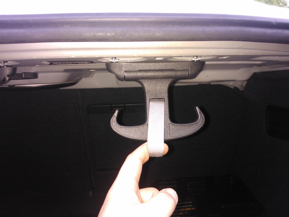 Cargo hook — Audi A4 (B6), 1,8 л, 2001 года | аксессуары | DRIVE2