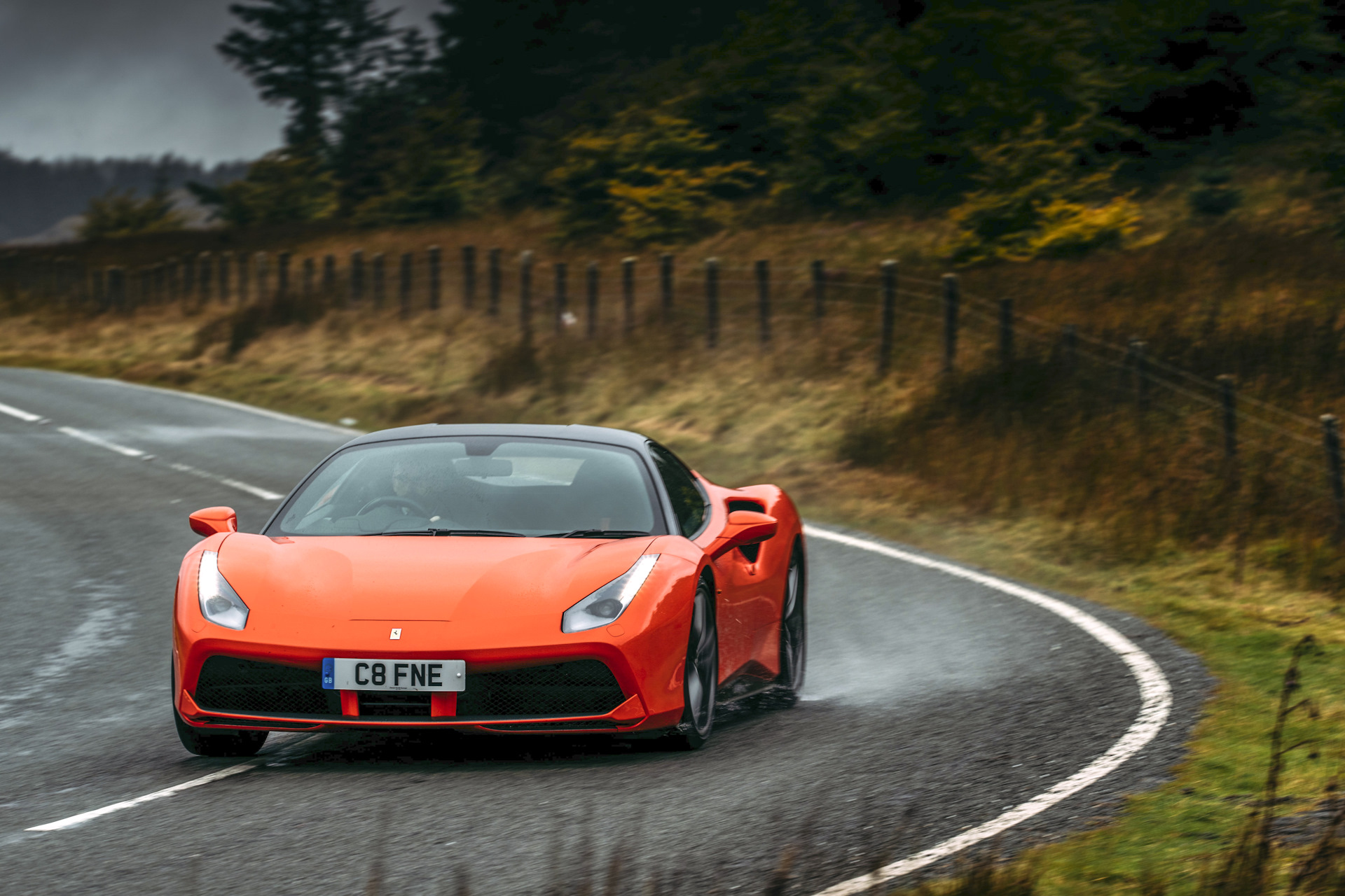 Машина Enzo Ferrari 458 Italia