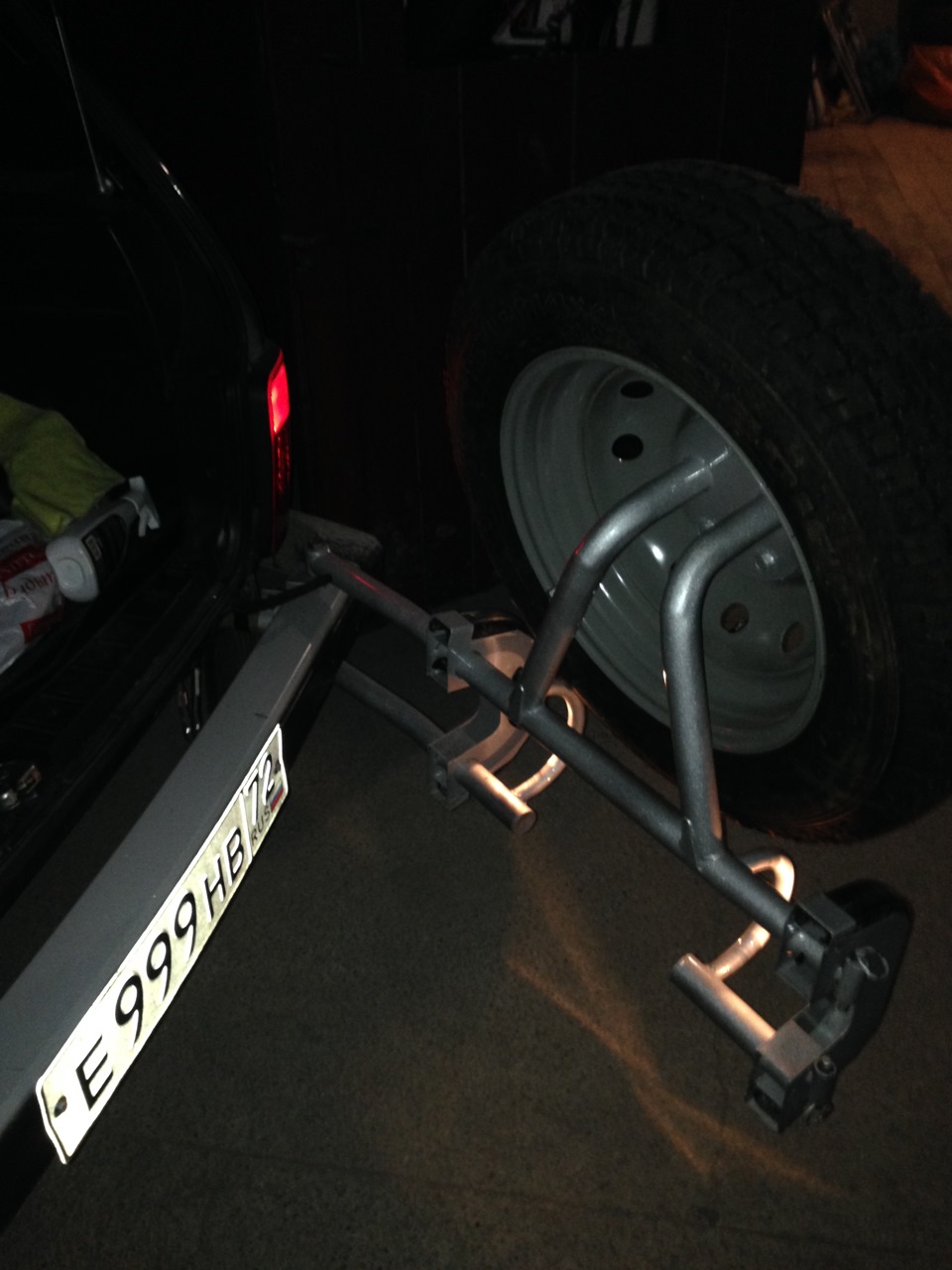 калитка для запаски — Lada 4x4 3D, 2012 года | аксессуары | DRIVE2