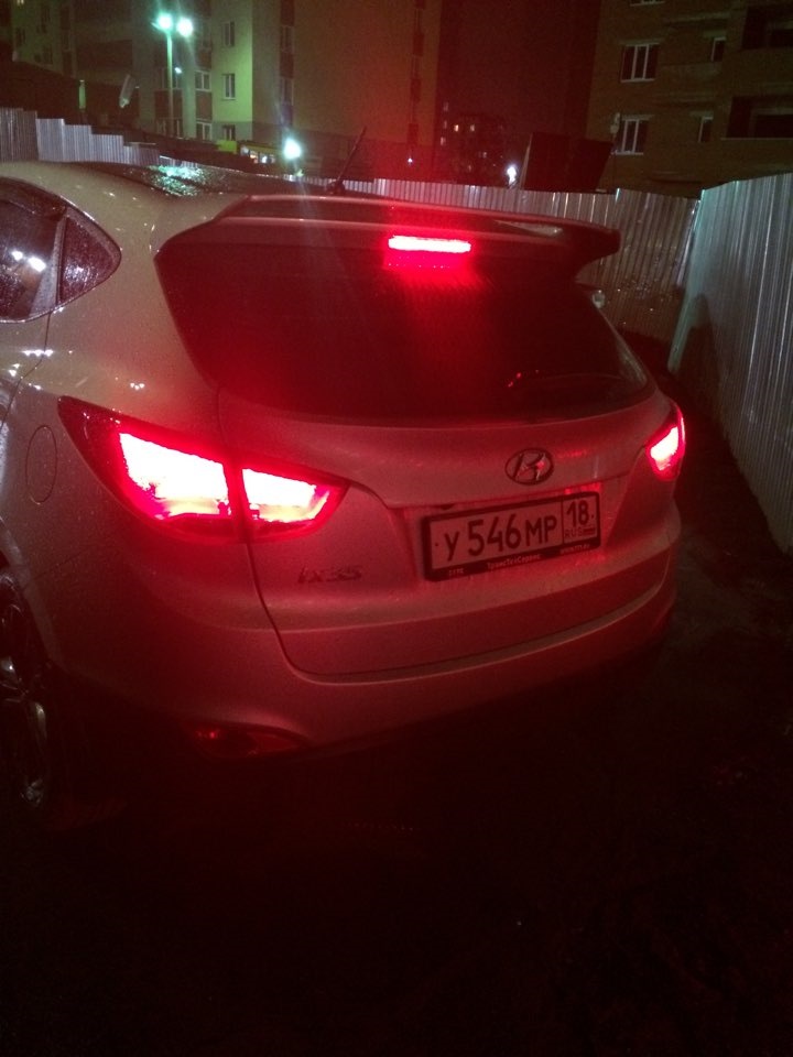 Задние фонари ночью — Hyundai ix35, 2 л, 2014 года | тюнинг | DRIVE2