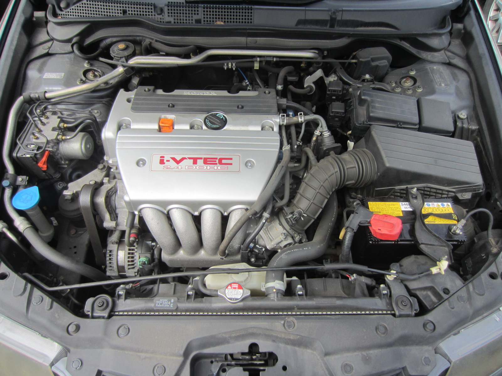 Honda двигатели 2 4. Мотор k24a Accord. Двигатель Honda Accord 2.4. Двигатель Honda Accord 8 2.0. Honda Accord 8 2.4 мотор.