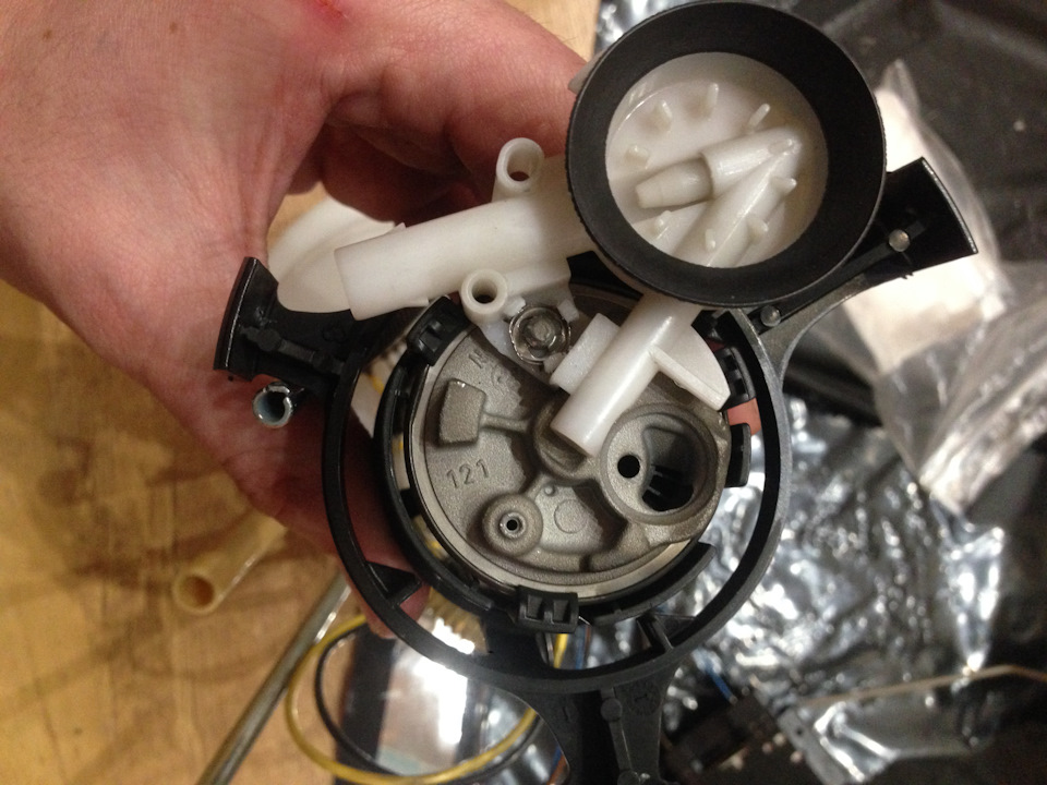 Замена сетки в бензонасосе — Skoda Octavia A5 Mk2, 1,6 л, 2011 года ...