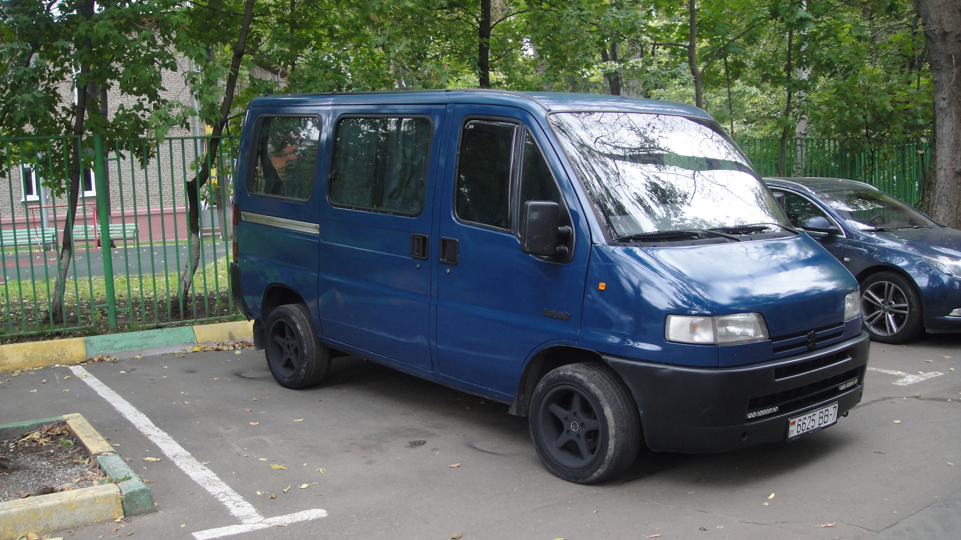 Пежо 1.9. Peugeot Boxer 1. Peugeot Boxer 2002 1 поколение. Пежо боксер 2004. Peugeot Boxer 2.8.