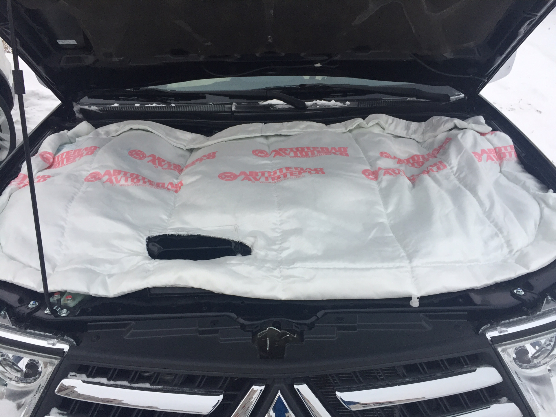 автоодеяло для форд фокус 2. утеплитель автоодеяло митсубиси лансер 10. подкапотный утеплитель митсубиси asx. автоодеяло mitsubishi asx. размер автоодеяла на митсубиси асх.