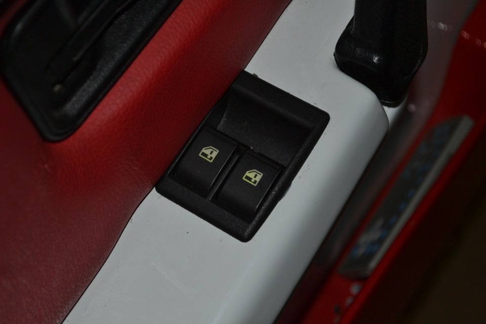 Кнопки доп оборудования. Кнопка габаритов ваз 2107 с подсветкой. Кнопки ваз 2115. Установка дополнительной кнопки. Дополнительная кнопка сигнала.