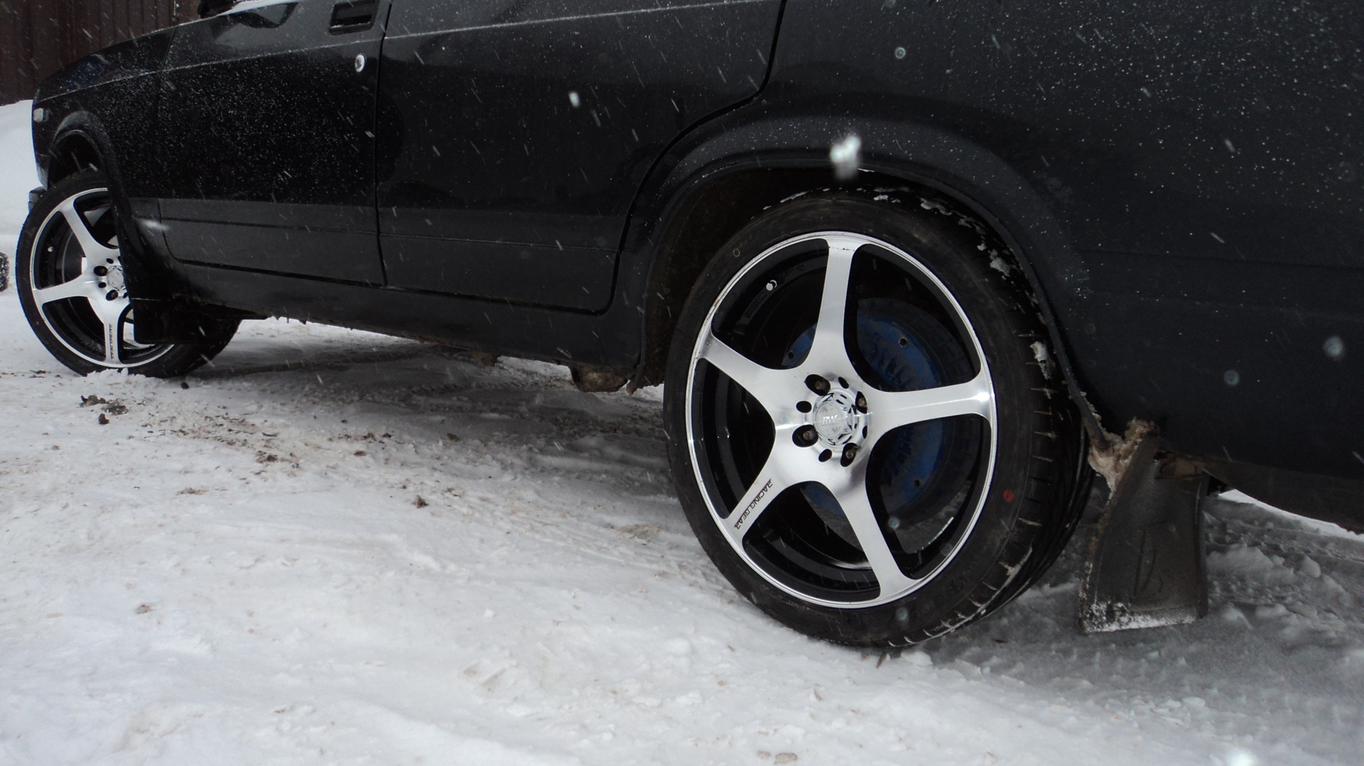 Можно ли ездить на литых дисках зимой. Можно ли ездить на литых дисках зимой. Можно ли на грязомеске ездить зимой. Можно ли ездить зимой на разноширокой. Можно ли зимой ездить на литых дисках.