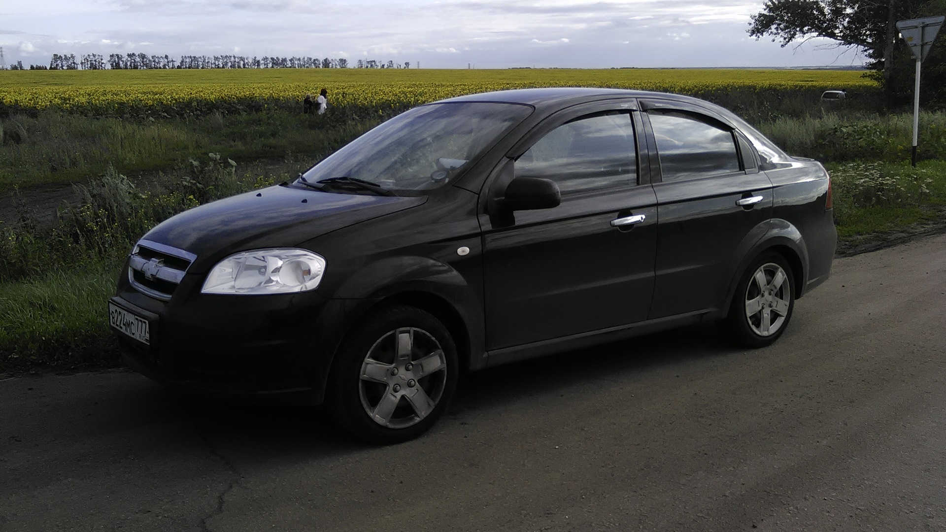 Chevrolet Aveo t250 черная