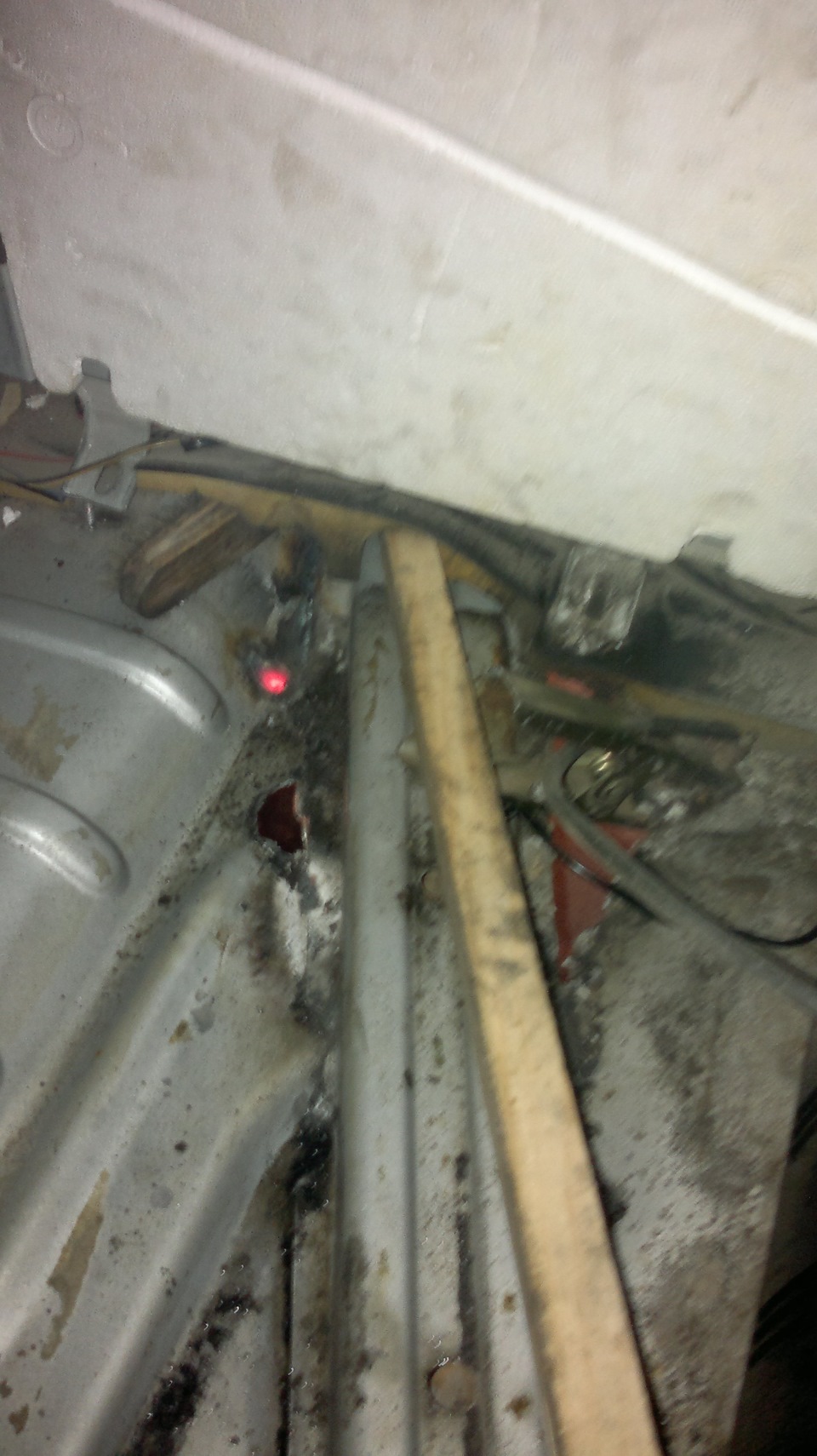 Кузовная неприятность — Mercedes-Benz E-class (W210), 2,3 л, 1996 года ...