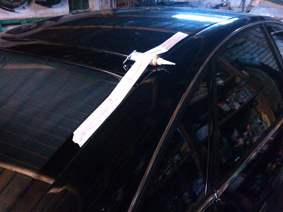 Вот так вклеивал козырек на заднее стекло — Audi A6 (C5), 2,4 л, 2001 ...