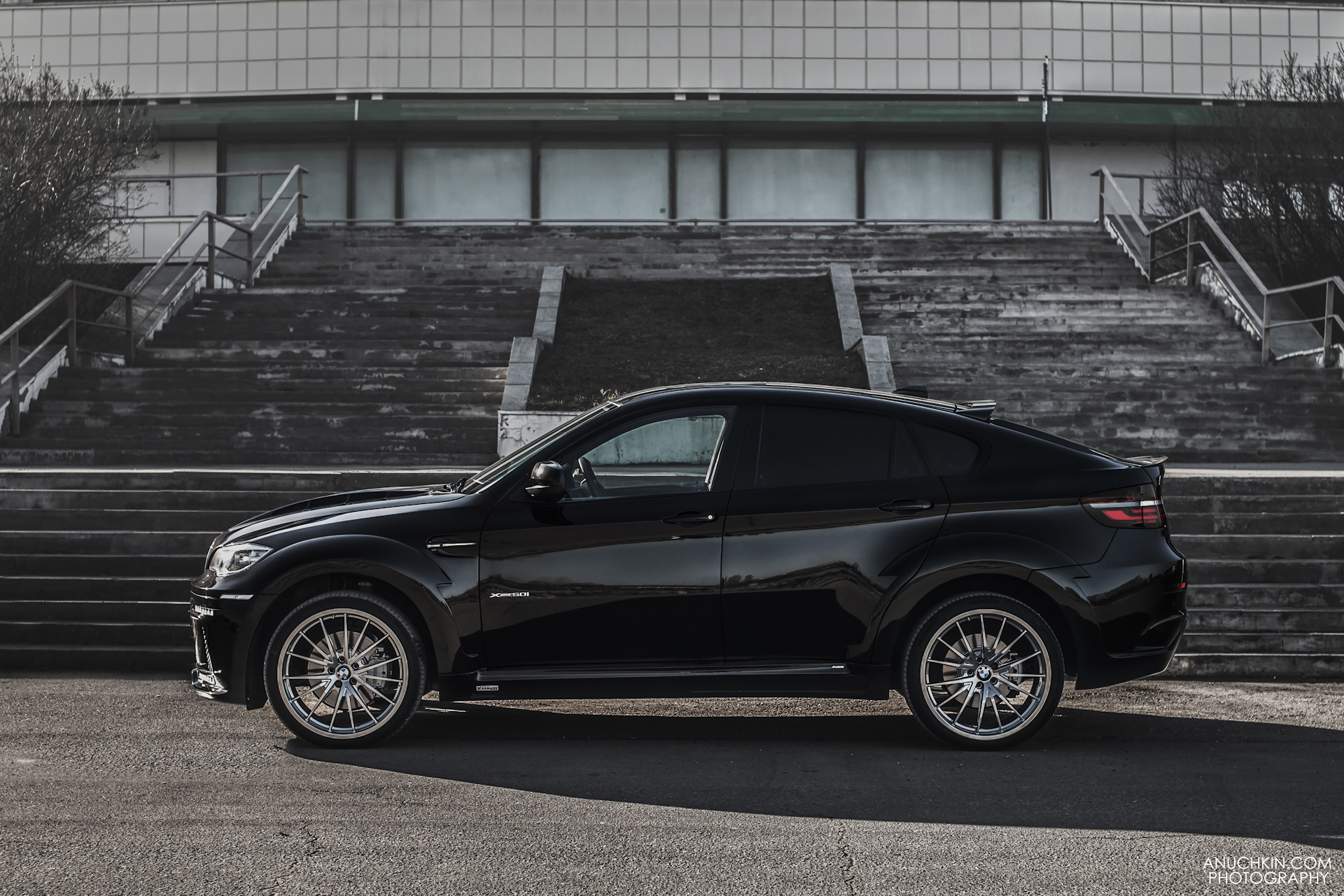 Авто x6. БМВ х6 черная. БМВ x6 e71 черная. BMW x6 Hamann. БМВ х6 Хаманн черный.