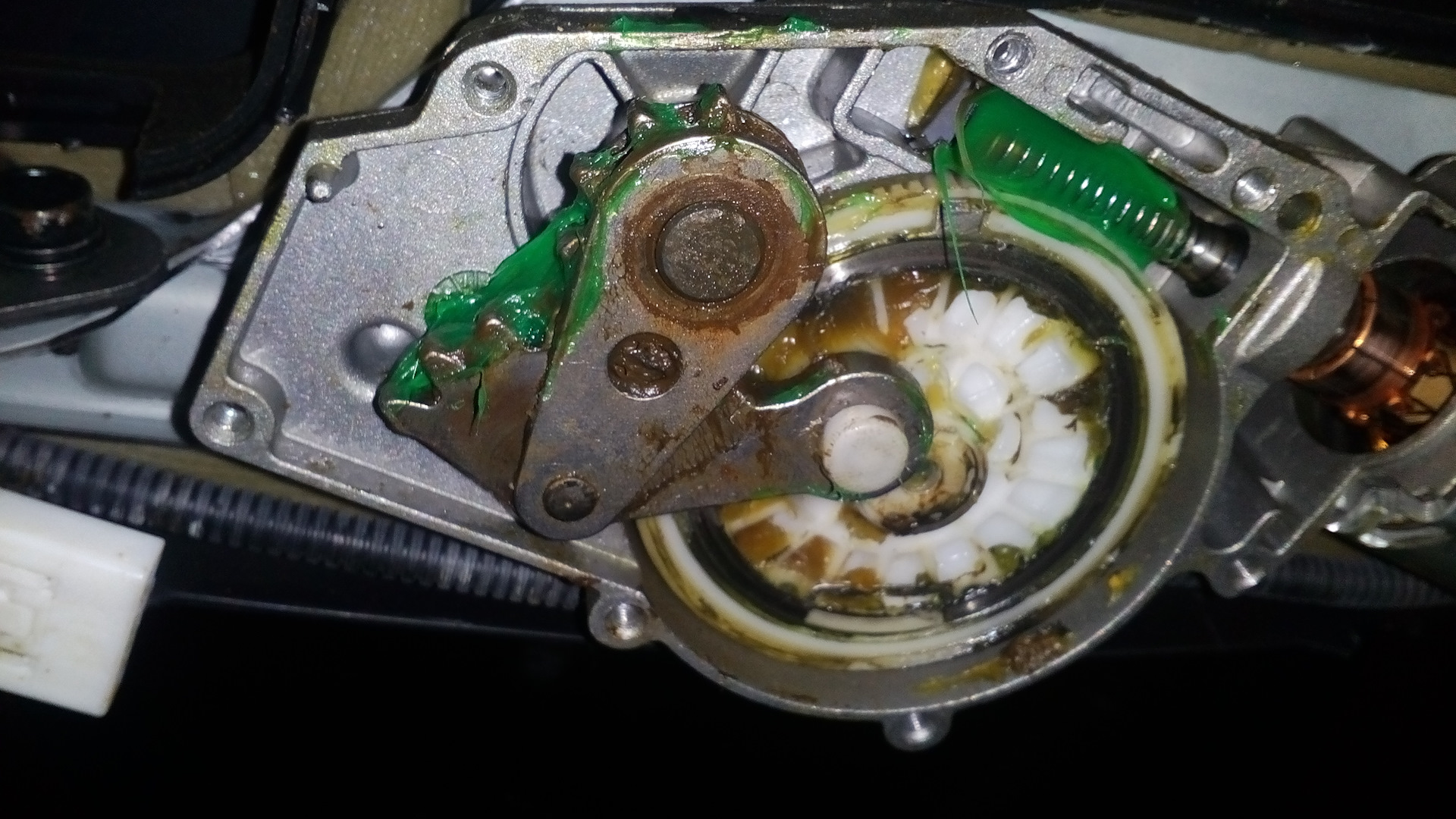 механизм заднего дворника туксон 2005 год. задний стеклоочиститель ваз 2112. тойота ист 2005 года перестал работать задний дворник. ваз 21093 задний дворник. поломка заднего дворника тойота.